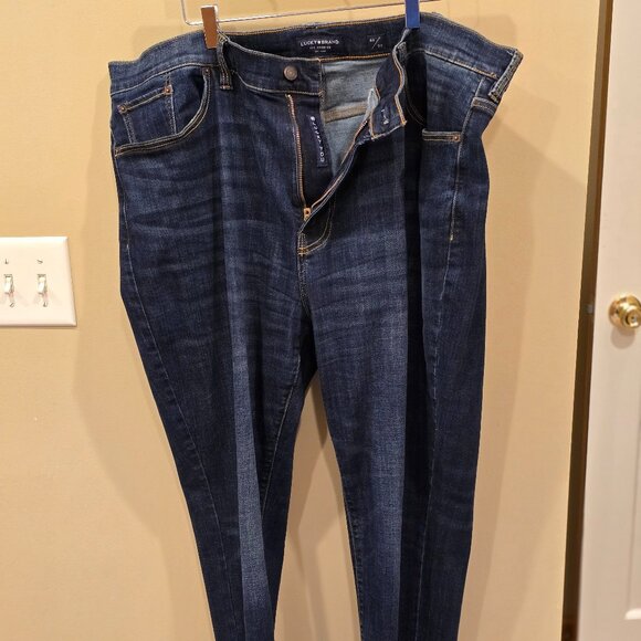 Lucky Athletic Fit Jeans - Size 46x30 - Picture 1 of 5